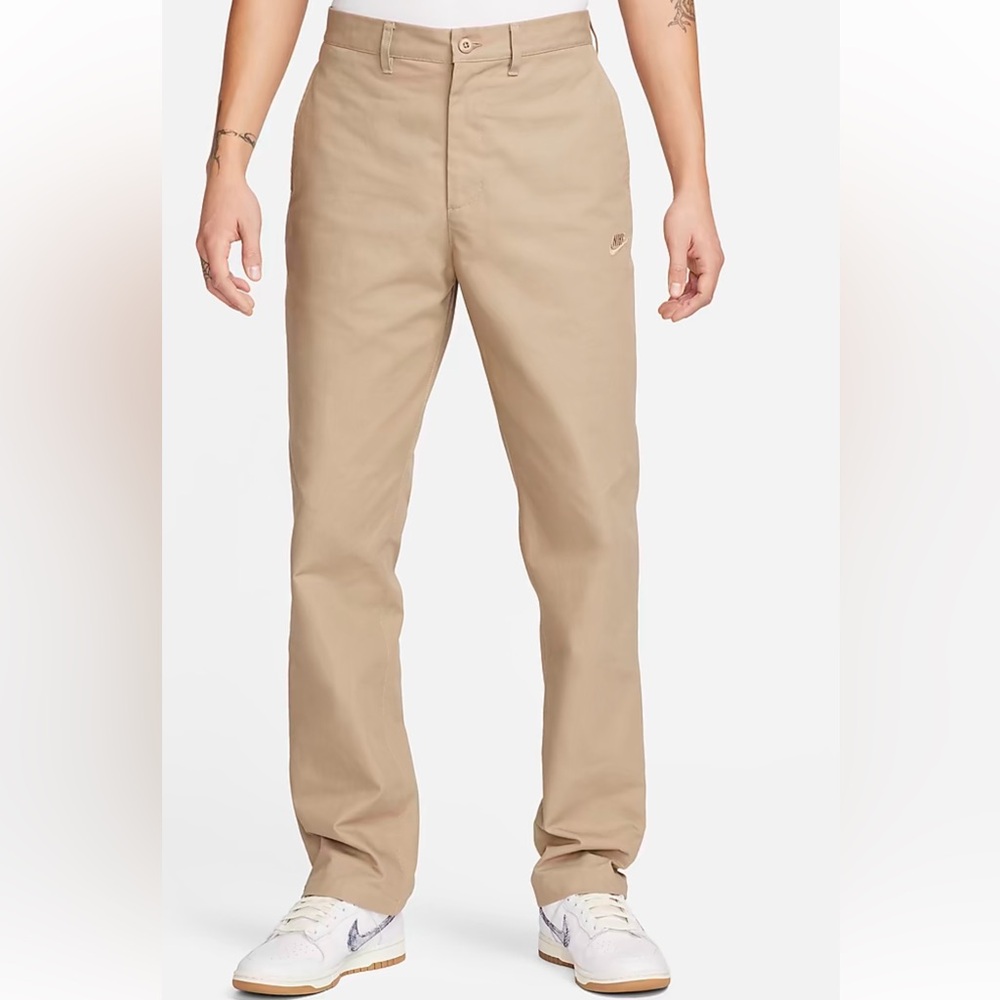 Nike Club Men’s Chino NWT